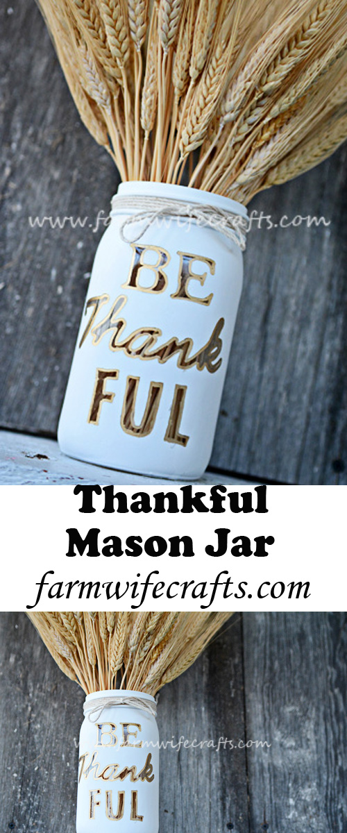 This Thankful Mason Jar is a simple centerpiece to add to your Thanksgiving table.