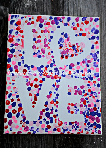 An easy to make Valentine's Craft, this Valentines Day fingerprint love canvas is perfect to display year after year.