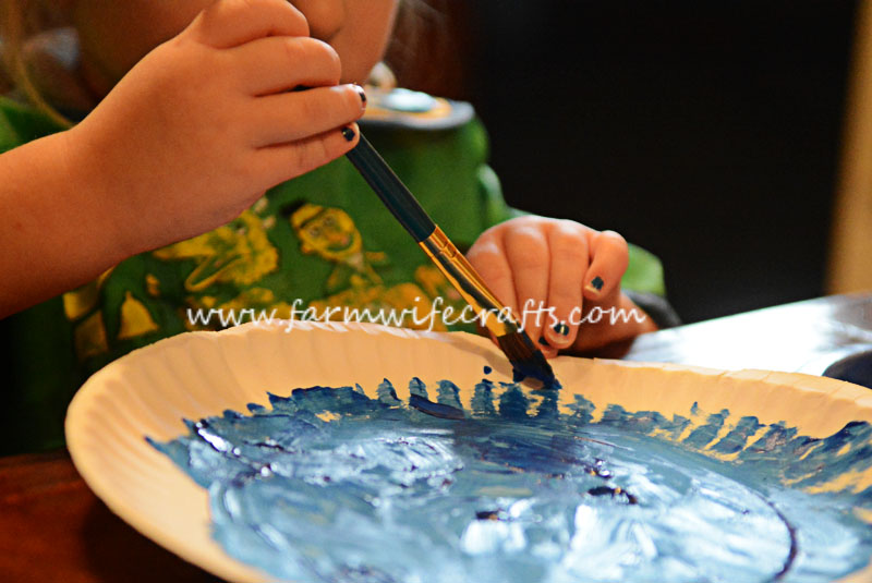 paper plate whale craft