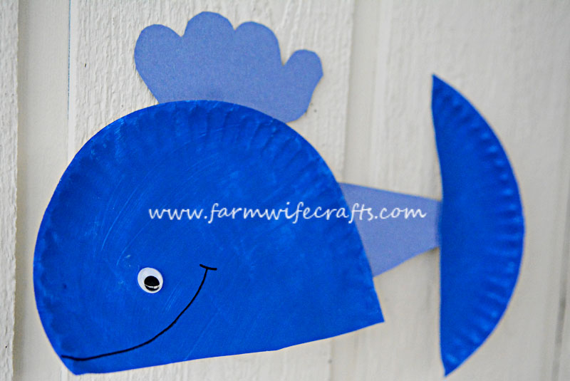 Blue Whale Paper Plate Craft - The Farmwife Crafts