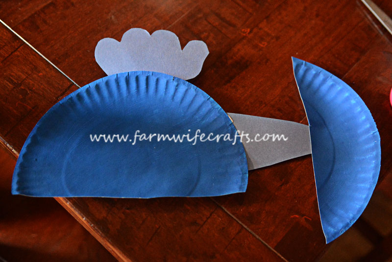 Blue Whale Paper Plate Craft - The Farmwife Crafts