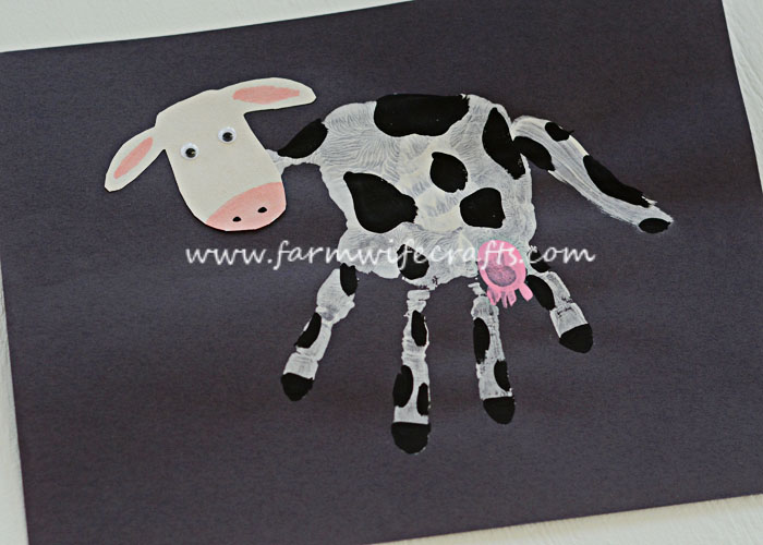 Teach your kids about dairy cows with this handprint craft.