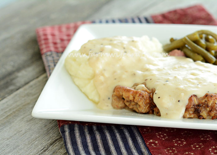 It's winter and if you are like me, you are looking for the ultimate comfort food. Possibly one that reminds you of your childhood? This Pan-Fried Cubed Steak and Gravy recipe screams comfort food!