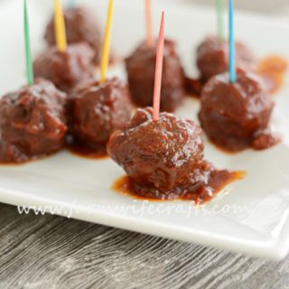 I love a good meatball recipe! This recipe for Sweet and Spicy Meatballs is sure to spice up your tastebuds!