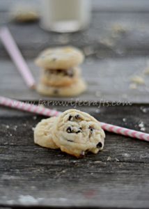 Who doesn't love a good chocolate chip cookie?  Maybe warm with a glass of ice cold milk?  If you are one of those people then you HAVE  to try this recipe for these delicious Chocolate Chip Shortbread Cookies!