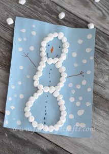 Are you looking for a simple craft to keep the kids entertained while it's too cold outside to go out and play?  This marshmallow snowman winter craft is just what you might be looking for!