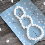 Are you looking for a simple craft to keep the kids entertained while it's too cold outside to go out and play?  This marshmallow snowman winter craft is just what you might be looking for!