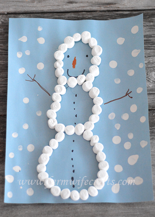 Are you looking for a simple craft to keep the kids entertained while it's too cold outside to go out and play?  This marshmallow snowman winter craft is just what you might be looking for!