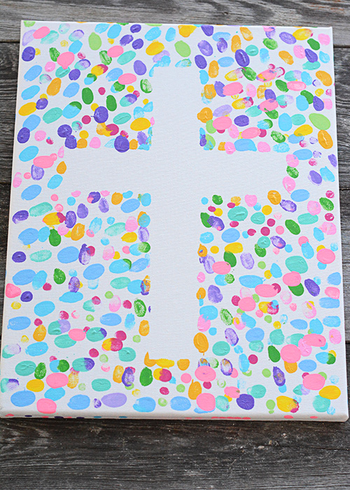 Are you looking for an easy Easter craft to make with your kids that you can enjoy for years?  This Easter Fingerprint Canvas might be the perfect craft!