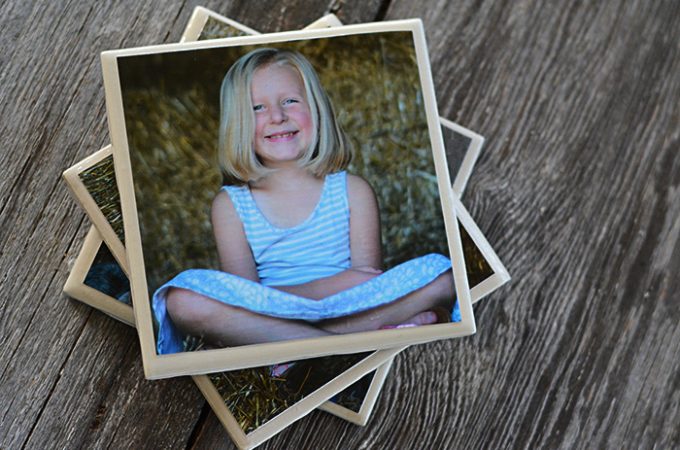 These Easy DIY Photo Coasters would make the perfect Mother's Day gift!