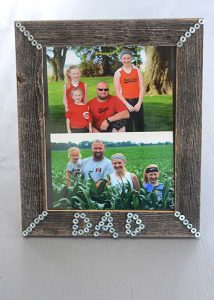 Father's Day is just a few days away and if you are scrambling trying to find something for the kids to make for their dad, this simple picture frame might just be the thing!