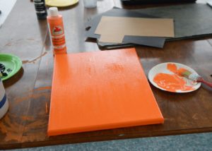 This Ghost Footprint Canvas is and easy, simple craft to make to enjoy every Halloween.  A bonus is that it also includes fingerprints as well!