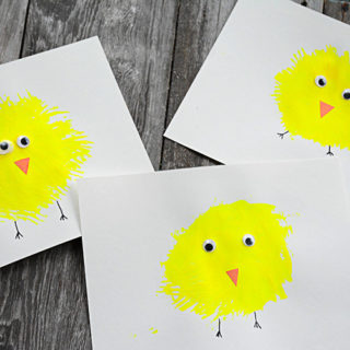 Are you looking for some easy Easter crafts to make with your kids while their home?  This Easy Chick Fork Painting is super easy to make!