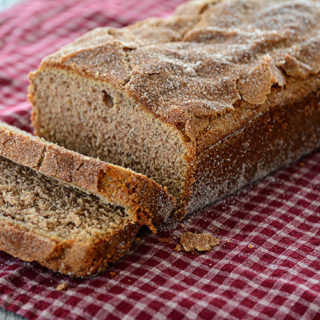 Does your family love banana bread?  Add a new twist on the traditional banana bread with this Snickerdoodle Banana Brad recipe.