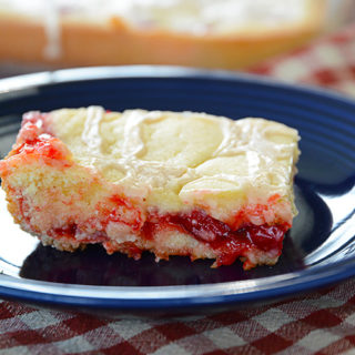 Summer will be here soon and that means cherry season!!! These Cherry Pie Bars are the perfect summer dessert!