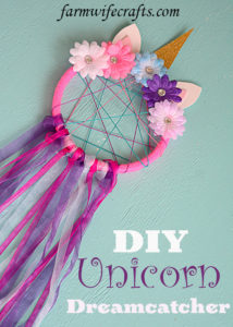 Do you have a little girl that is crazy about unicorns like mine?  This DIY Unicorn Dreamcatcher is easy to make and is sure to put a smile on her face!