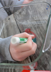 Do your kids like doing science experiments like mine?  This Floating Dry Erase Marker experiment is simple and uses items you probably already have on hand.  