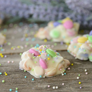 This Easter Crockpot Candy is so easy to make and only takes a few ingredients and a few minutes of your time!