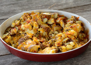 Are you look for an easy side dish?  Maybe one to go with your steaks or hamburgers that you're grilling.  These Bacon Ranch potatoes are easy and so good!