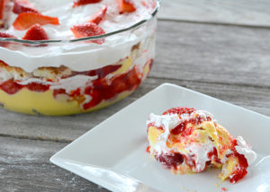 Who loves anything with strawberries?  If you answered, "yes," then you need to try this recipe for Strawberry Trifle.