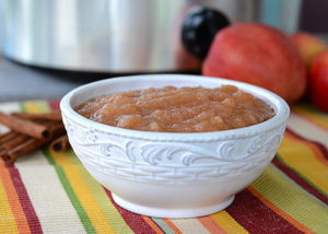 It's Fall and that means apple pickin' time.  Grab the family, head to the orchard, and pick some apples to make this Easy Crockpot Applesauce.