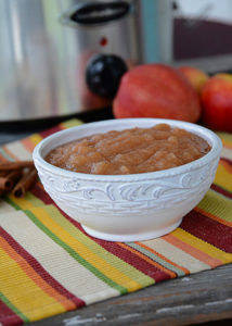 It's Fall and that means apple pickin' time.  Grab the family, head to the orchard, and pick some apples to make this Easy Crockpot Applesauce.