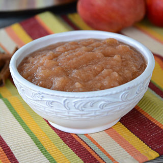 It's Fall and that means apple pickin' time. Grab the family, head to the orchard, and pick some apples to make this Easy Crockpot Applesauce.