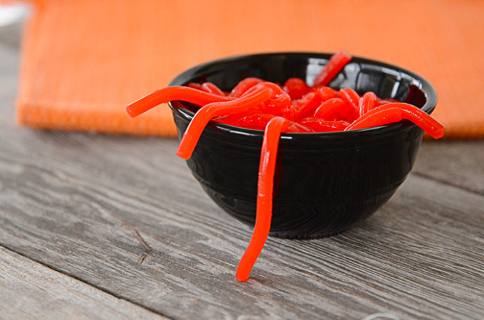 Are you getting ready for Halloween with the kids? Maybe you're hosting a party! These jello worms will be a hit and they're fun to make!