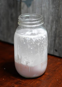 If you are looking for a something to keep your kids entertained this winter, you have to try this Snowstorm in a Jar experiment.